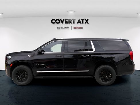 Used 2022 GMC Yukon XL Denali AWD/4WD image 5