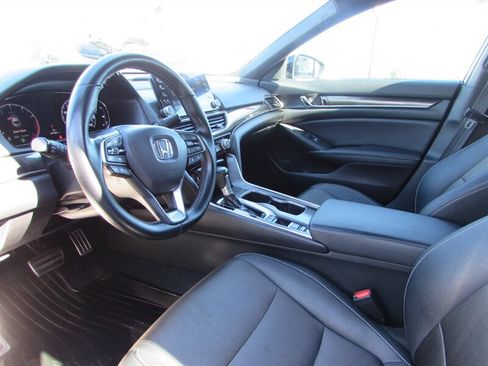 Used 2019 Honda Accord Sport image 9