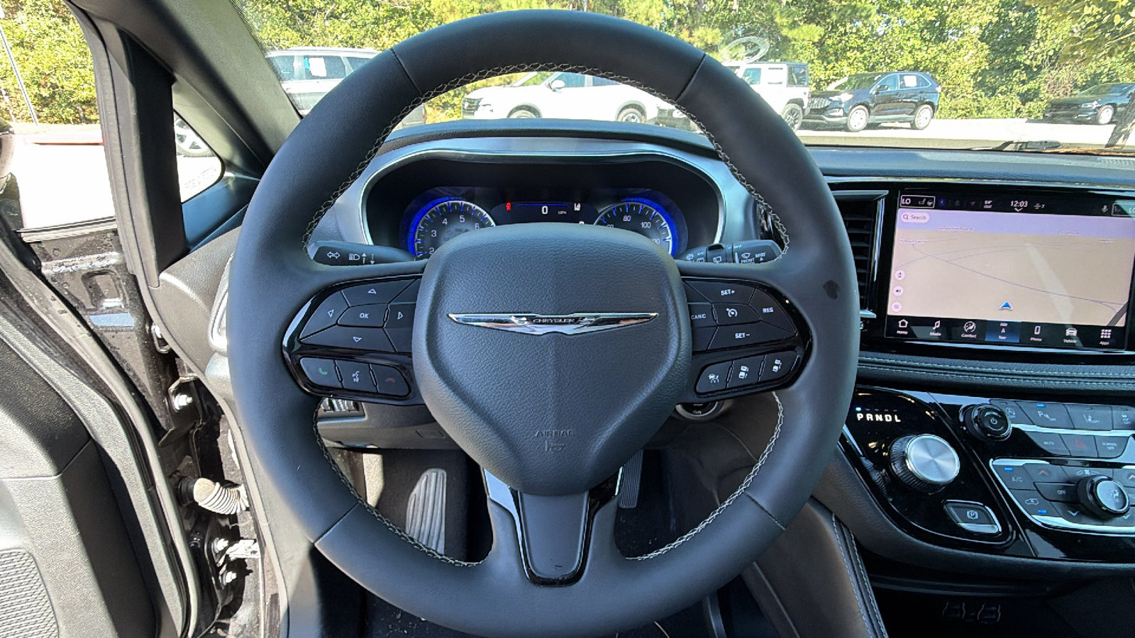 Used 2025 Chrysler Pacifica Limited FWD image 25