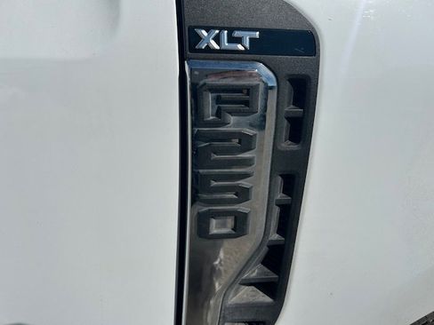 Used 2025 Ford F250 XLT image 2
