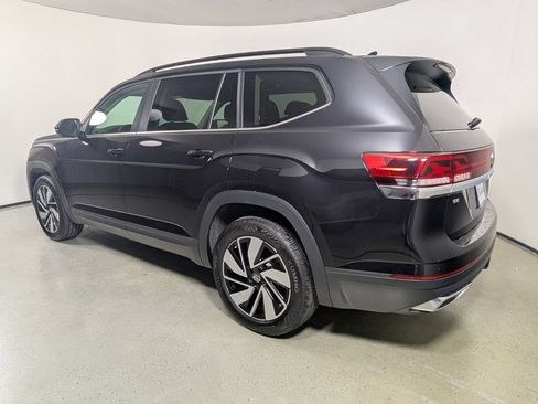 Used 2025 Volkswagen Atlas SE FWD image 6