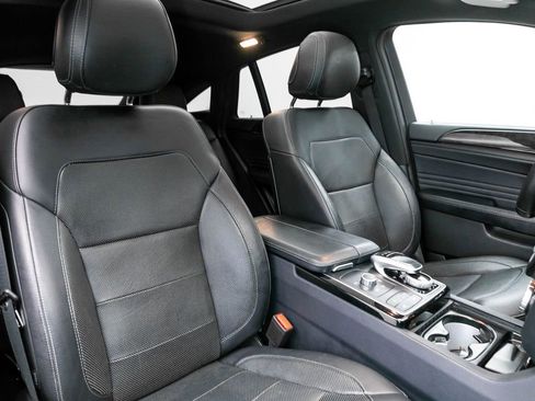 Used 2019 Mercedes-Benz GLE 43 AMG 4MATIC Coupe w/ Premium 3 Package image 18