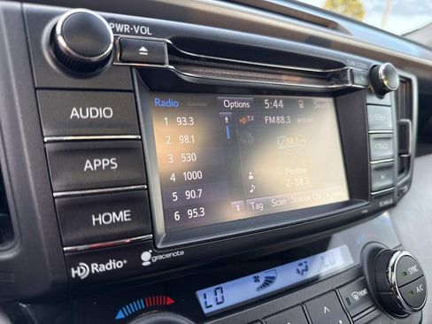 Used 2018 Toyota RAV4 XLE image 31