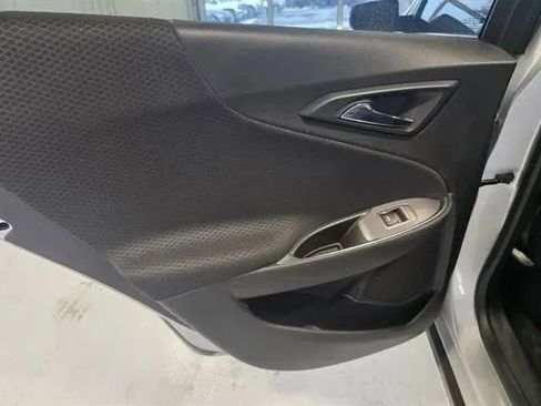 Used 2018 Chevrolet Malibu LT image 25