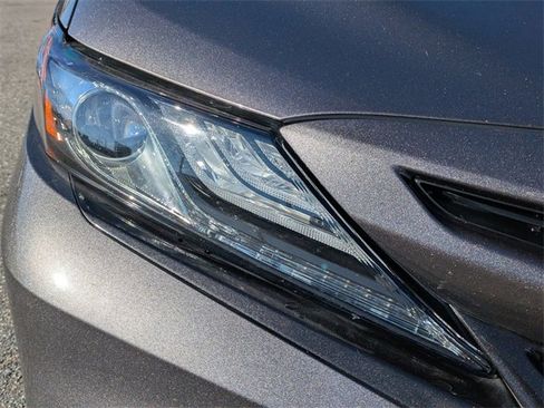 Used 2021 Toyota Camry XSE image 10