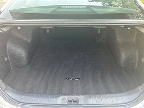 Used 2025 Nissan Altima 2.5 SV FWD image 34