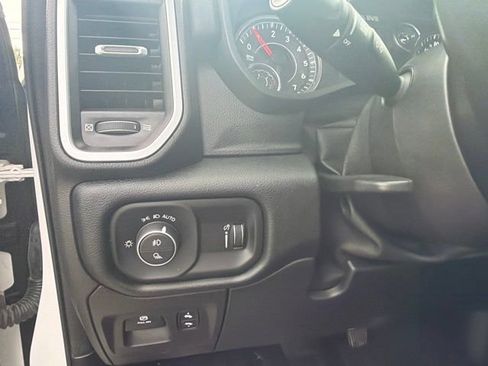 Used 2022 RAM 1500 Big Horn AWD/4WD image 23