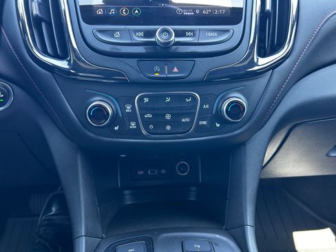 Used 2022 Chevrolet Equinox RS w/ RS Leather Package AWD/4WD image 10