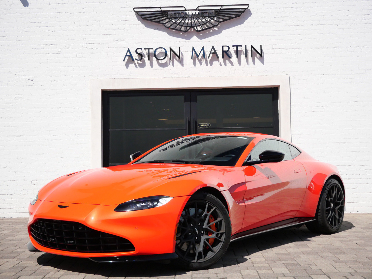 Used 2022 Aston Martin V8 Vantage Coupe RWD image 18