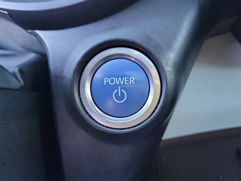 Used 2022 Toyota Sienna XLE image 33