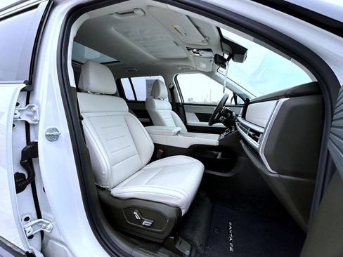 Used 2025 Hyundai Santa Fe Calligraphy image 17