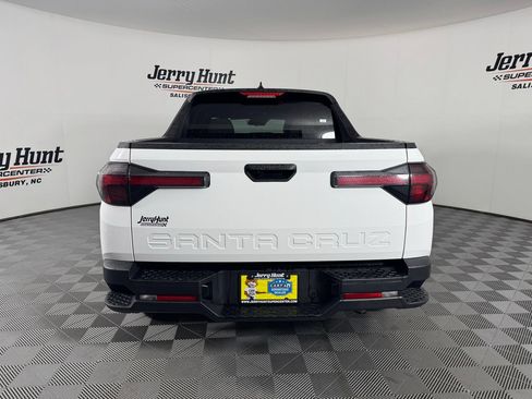 Used 2025 Hyundai Santa Cruz SEL FWD image 7