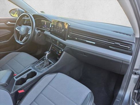 Used 2025 Volkswagen Jetta SE FWD image 20