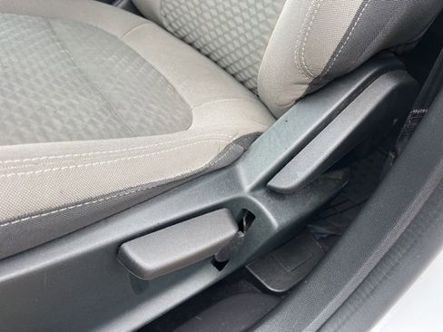 Used 2022 Ford Escape SE w/ Cold Weather Package image 16