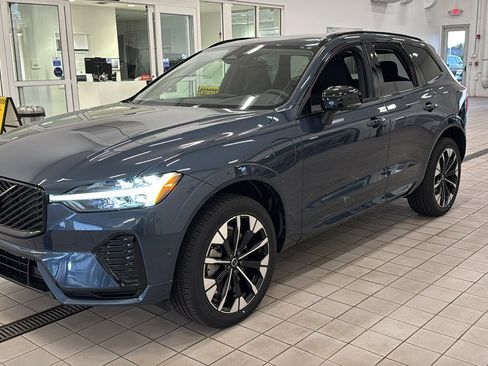 New 2026 Volvo XC60 T8 Plus w/ Climate Package AWD/4WD image 9