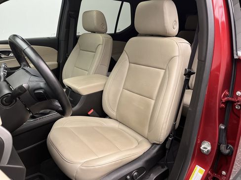 Certified 2023 Chevrolet Traverse LT w/ LT Premium Package image 12
