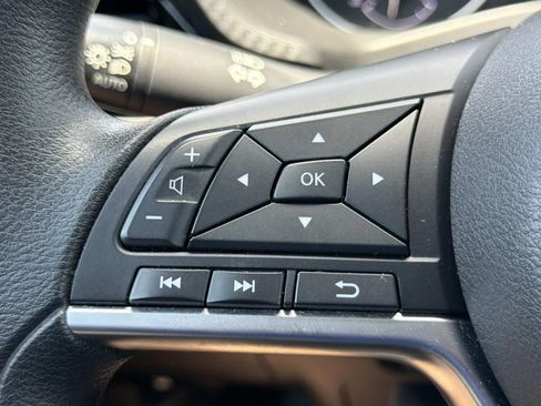 Used 2024 Nissan Sentra SV FWD image 19