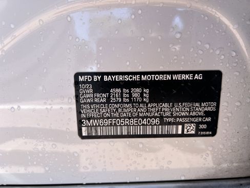 Used 2024 BMW 330i Sedan w/ Premium Package RWD image 35