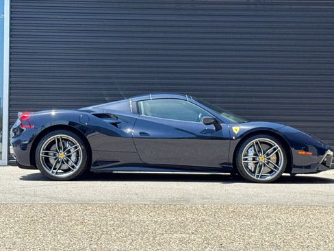 Used 2018 Ferrari 488 Spider RWD image 9
