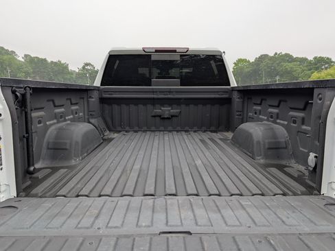 Used 2022 Chevrolet Silverado 1500 LT Trail Boss w/ LT Trail Boss Premium Package AWD/4WD image 18