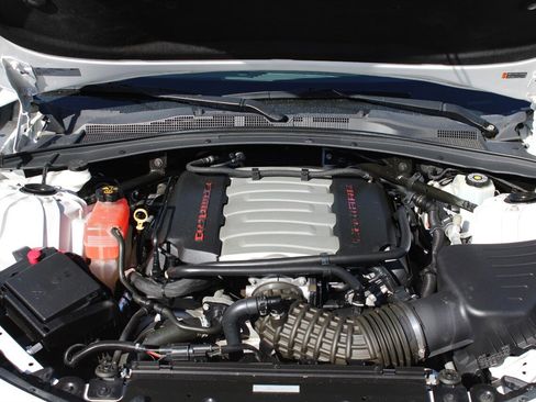 Used 2018 Chevrolet Camaro SS RWD image 31