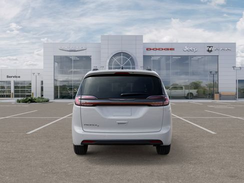 New 2026 Chrysler Pacifica Select w/ S Appearance Package image 7