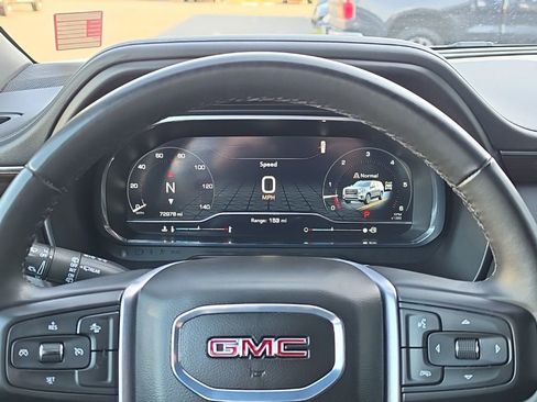 Used 2024 GMC Yukon SLE AWD/4WD image 11