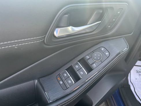 Used 2023 Nissan Rogue SL AWD/4WD image 10