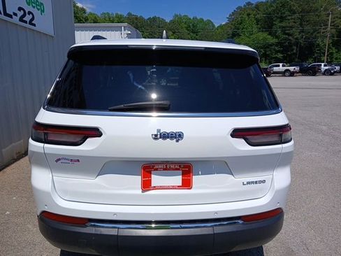 Used 2023 Jeep Grand Cherokee L Laredo RWD image 4