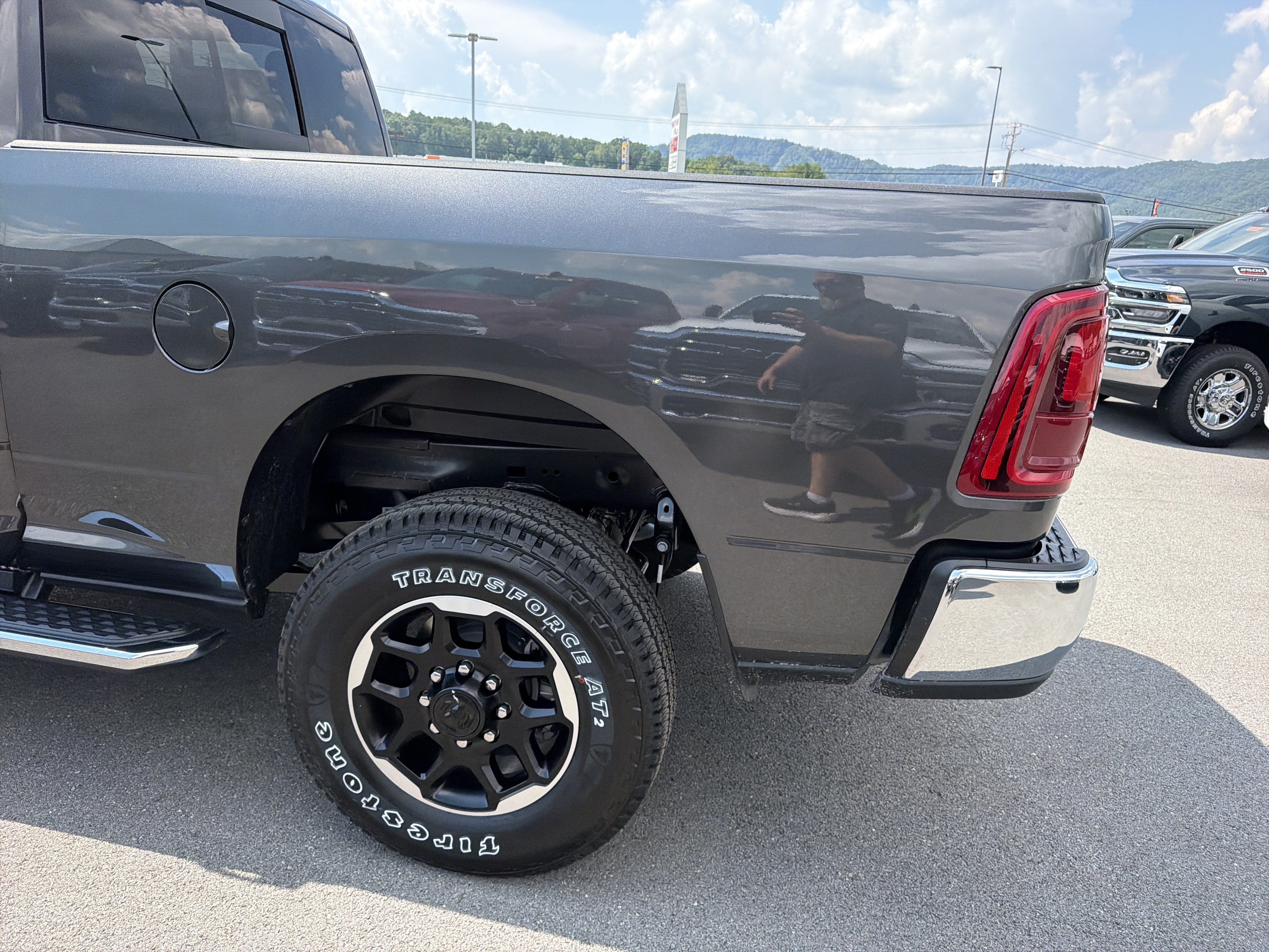 New 2027 RAM 2500 Laramie AWD/4WD image 10