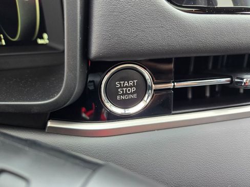 New 2025 Mitsubishi Outlander SE image 22