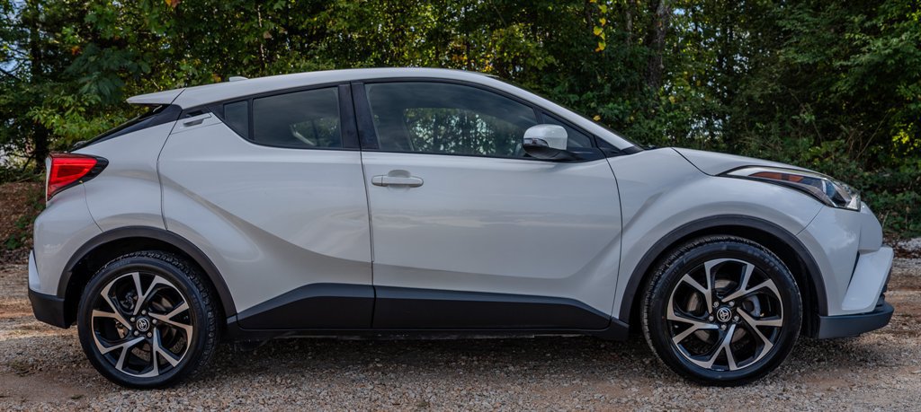 Used 2018 Toyota C-HR XLE FWD image 6