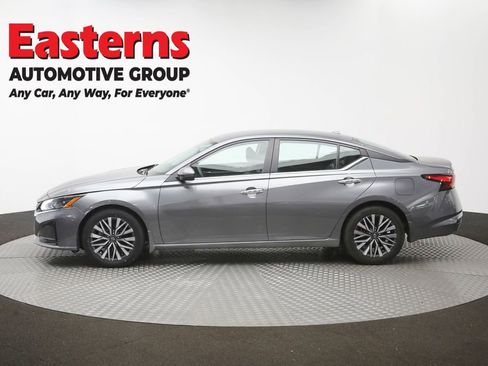 Used 2023 Nissan Altima 2.5 SV FWD image 58
