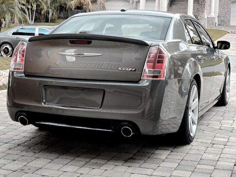 Used 2012 Chrysler 300 SRT8 w/ 19-Premium Speaker Group image 43