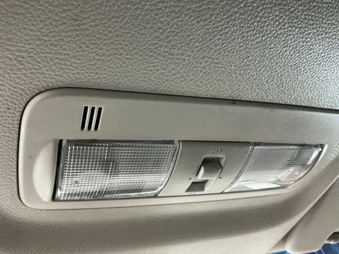 Used 2017 Nissan NV 2500 SV w/ Technology Package image 18