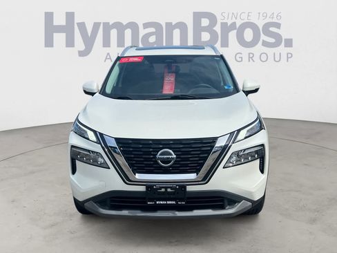 Certified 2021 Nissan Rogue SV w/ Premium Package FWD image 9