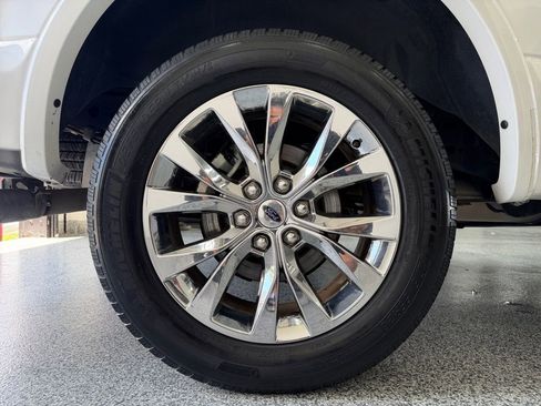 Used 2017 Ford F150 Lariat RWD image 47