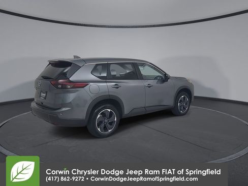 Used 2025 Nissan Rogue SV FWD image 15