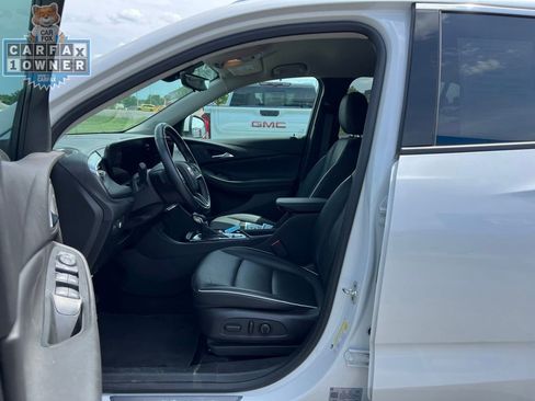 Used 2025 Buick Encore GX Avenir w/ Avenir Technology Package FWD image 7