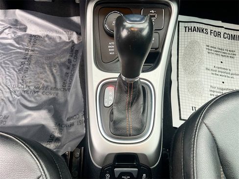 Used 2021 Jeep Compass Latitude image 16