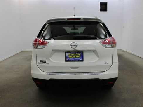 Used 2016 Nissan Rogue SV FWD image 4