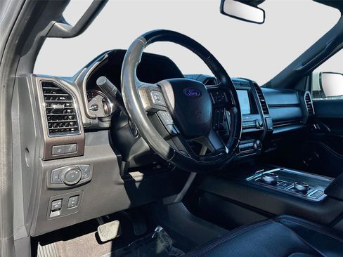 Used 2020 Ford Expedition Limited image 9