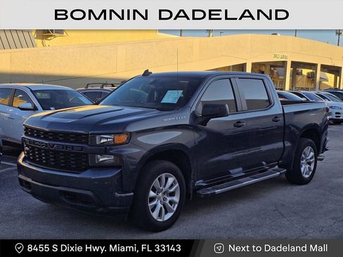 Used 2020 Chevrolet Silverado 1500 Custom w/ Custom Value Package image 2