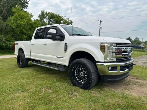 Used 2019 Ford F250 Lariat w/ Lariat Value Package image 3