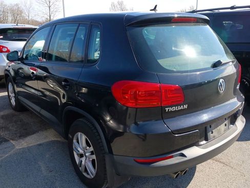 Used 2014 Volkswagen Tiguan S image 4