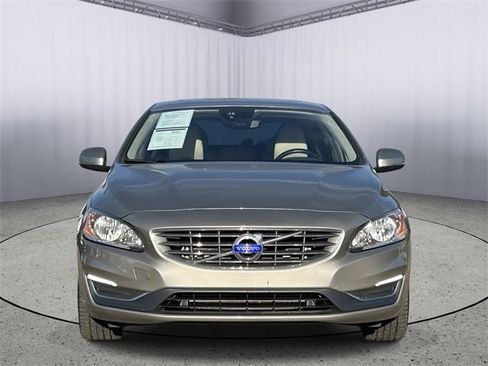 Used 2016 Volvo S60 T5 Premier image 3