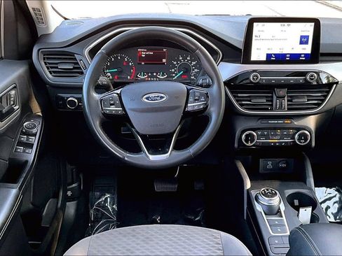 Used 2022 Ford Escape SE w/ SE Sport Appearance Package FWD image 5