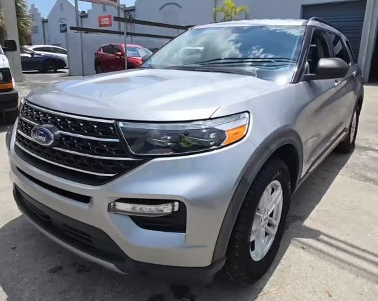 Used 2021 Ford Explorer XLT w/ Equipment Group 202A AWD/4WD image 1