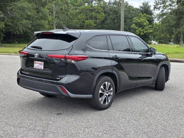 Used 2021 Toyota Highlander XLE FWD image 5