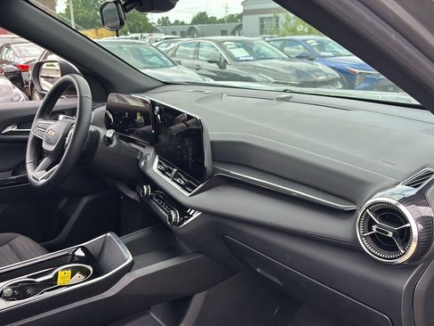Used 2025 Chevrolet Equinox LT AWD/4WD image 25